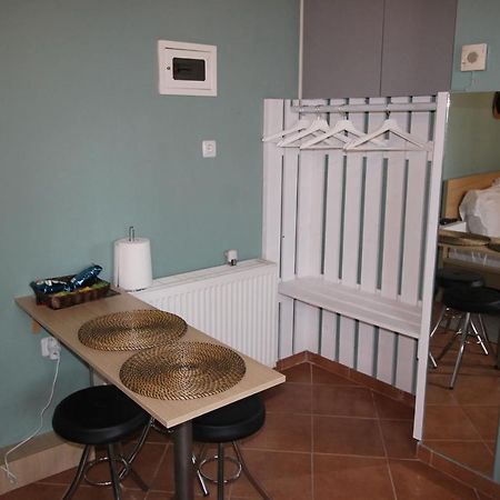 Pikinas Studios Near Ath Airport Markopoulo Mesogaias Bagian luar foto